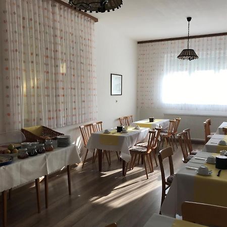 Gaestehaus & Weingut Klein Illmitz Exteriör bild